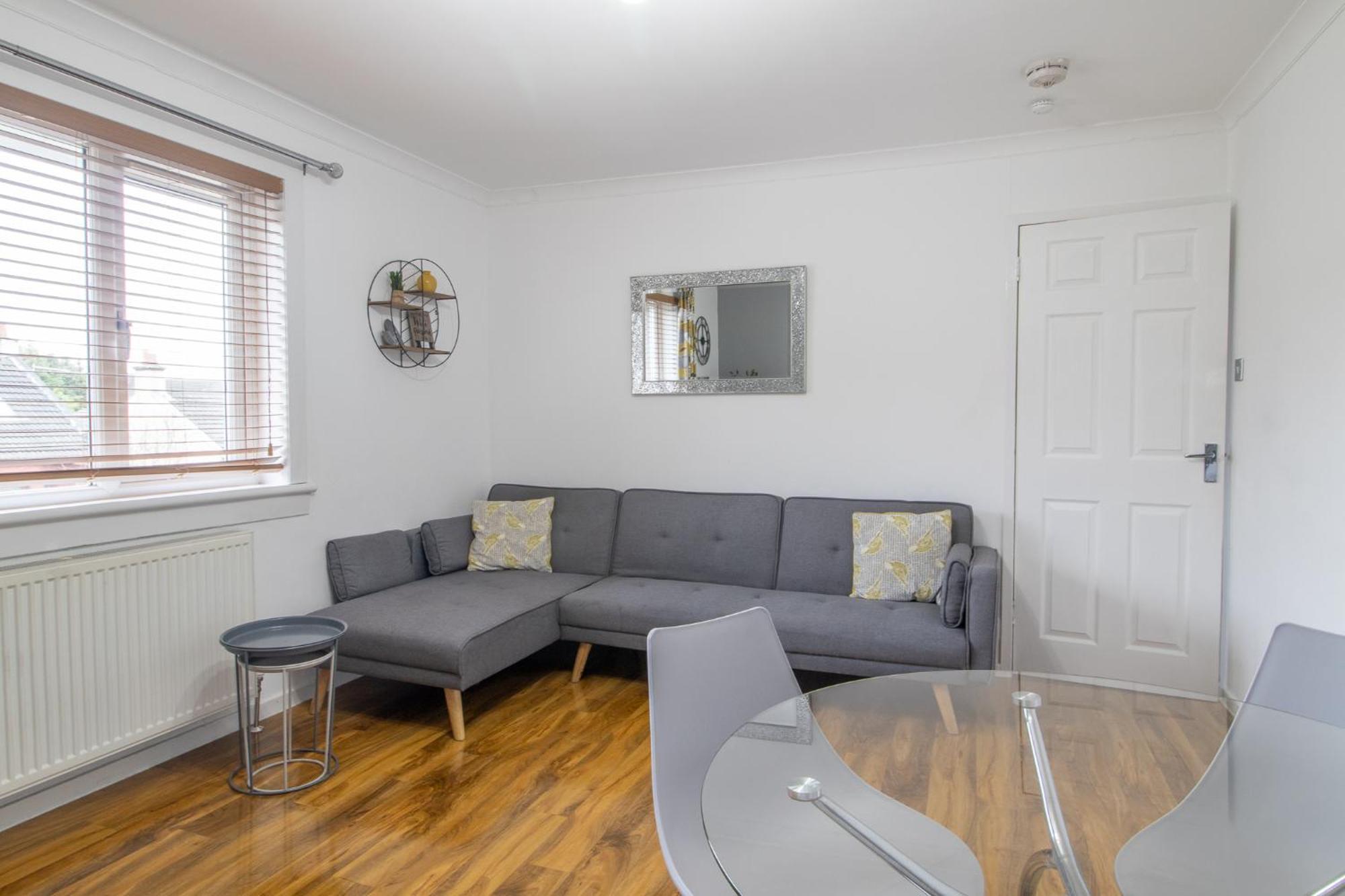 1 Bed Apartment Central Hamilton Free Wifi With Great Transport Links To Glasgow Luaran gambar