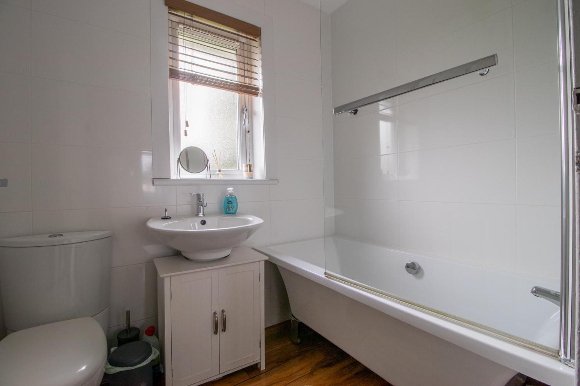 1 Bed Apartment Central Hamilton Free Wifi With Great Transport Links To Glasgow Luaran gambar