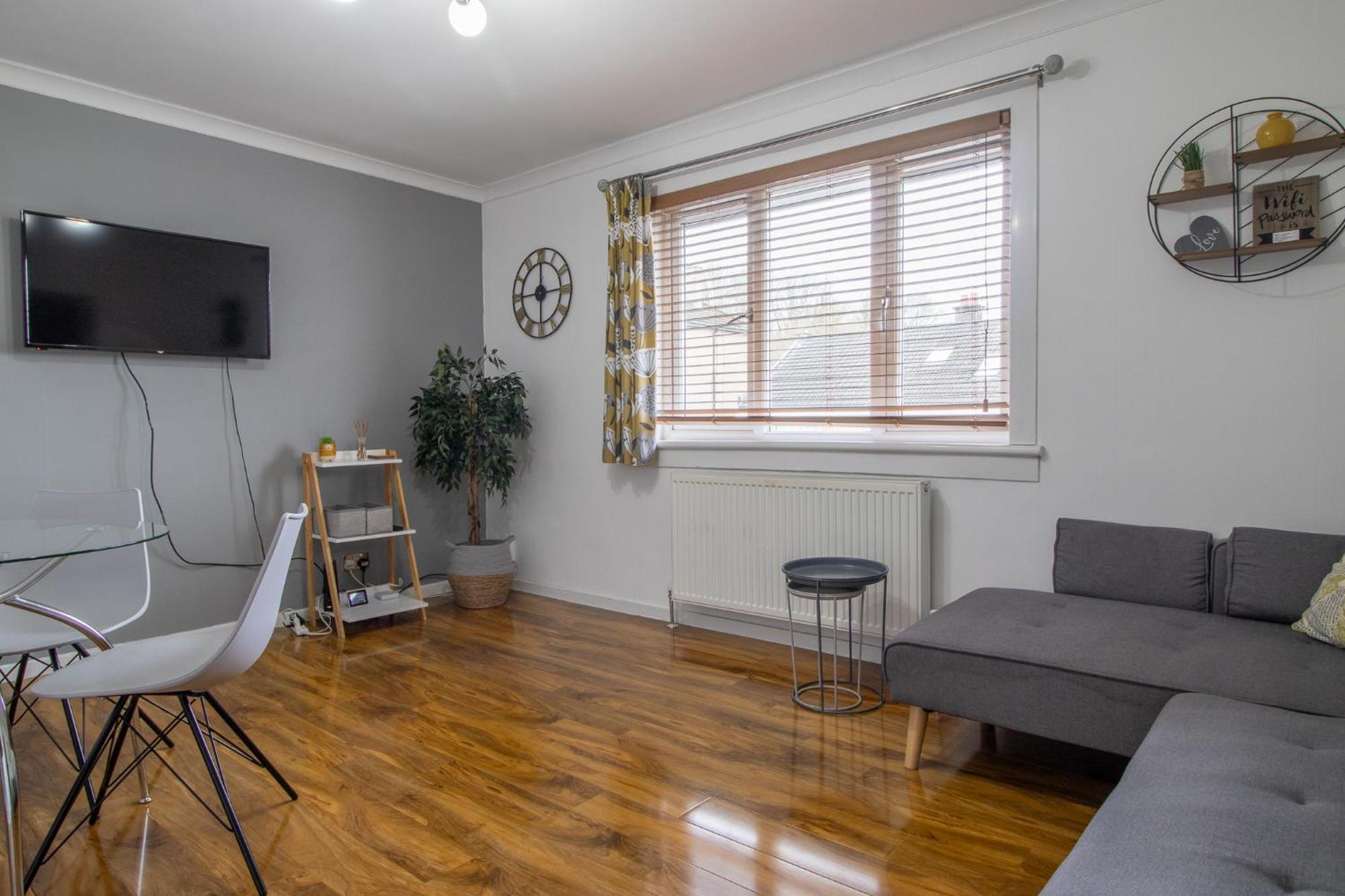 1 Bed Apartment Central Hamilton Free Wifi With Great Transport Links To Glasgow Luaran gambar
