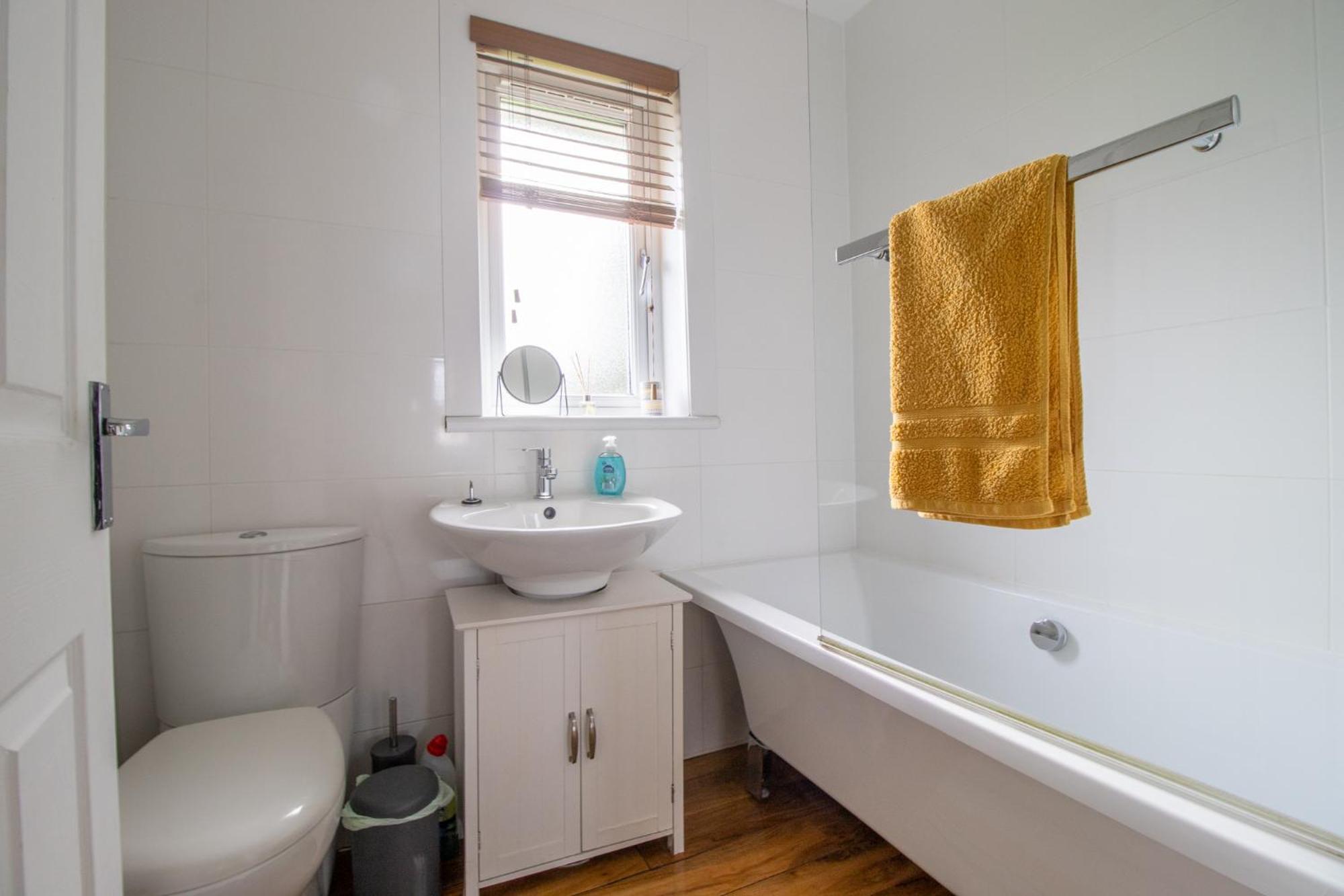 1 Bed Apartment Central Hamilton Free Wifi With Great Transport Links To Glasgow Luaran gambar
